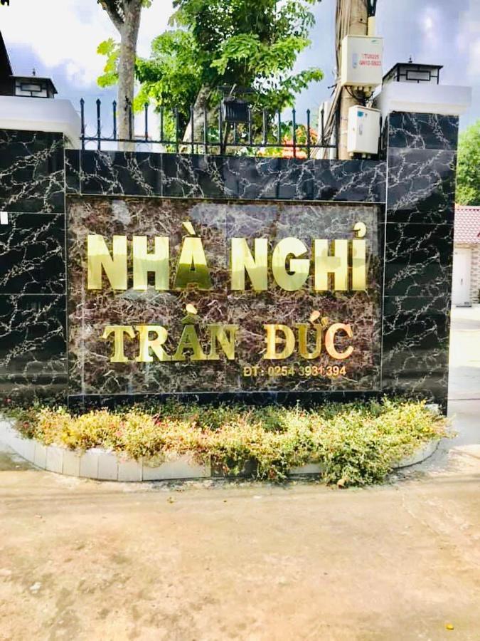 Nha Nghi Tran Duc Aparthotel Phú Mỹ Exteriör bild
